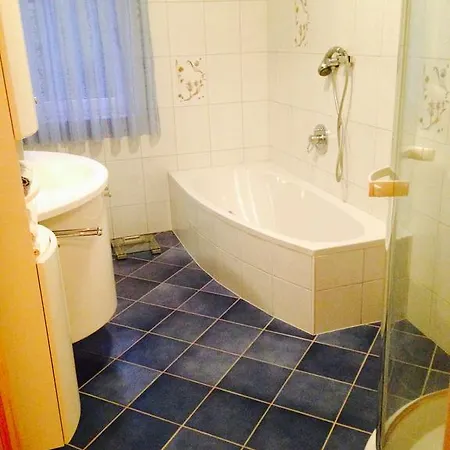 Gasthof Kaiserlehner Homestay *